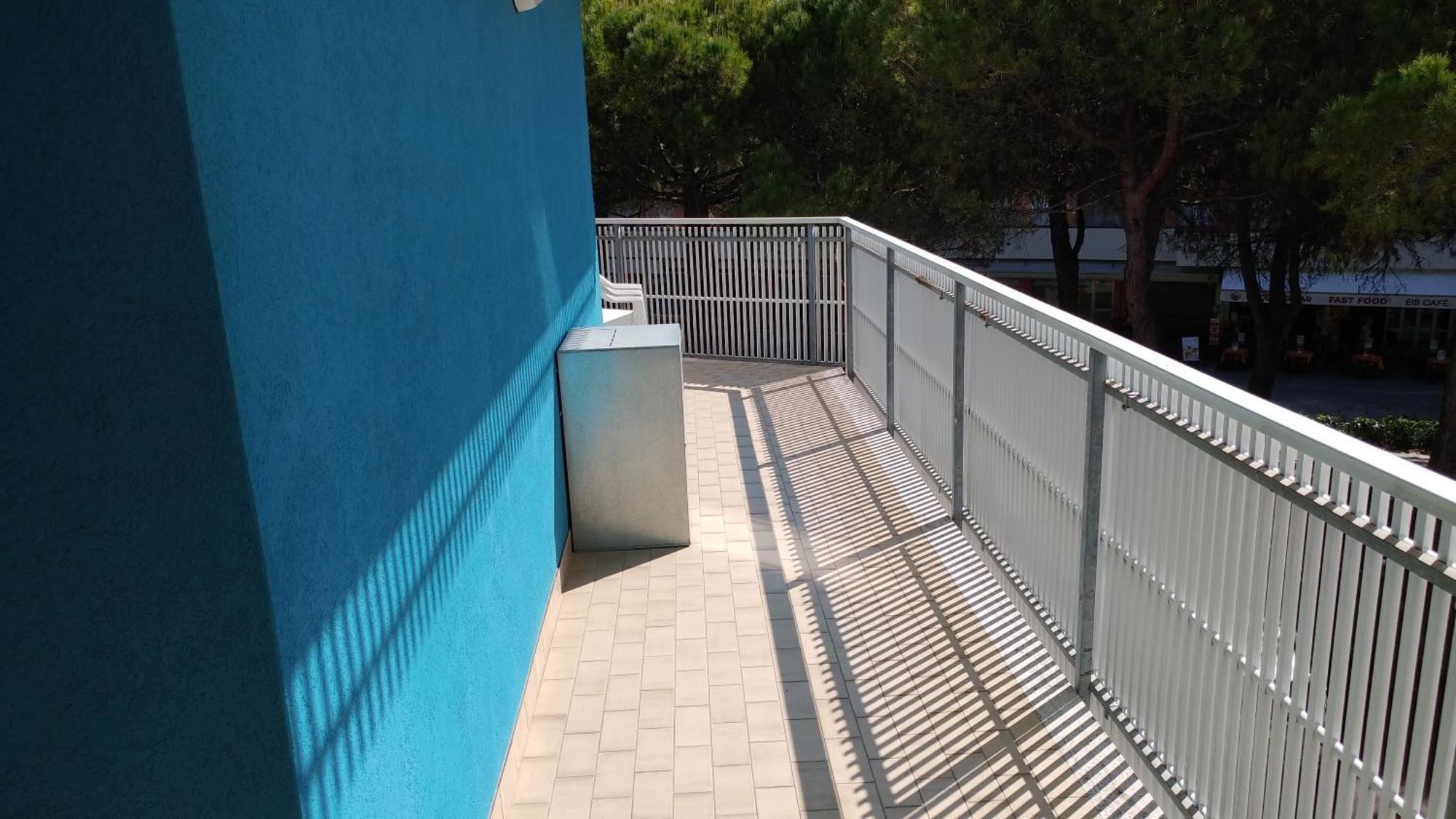 Condominio Simma Giallo E Azzurro