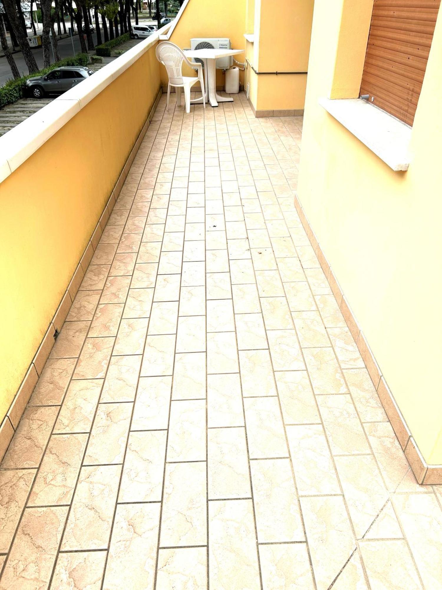 Condominio Simma Giallo E Azzurro