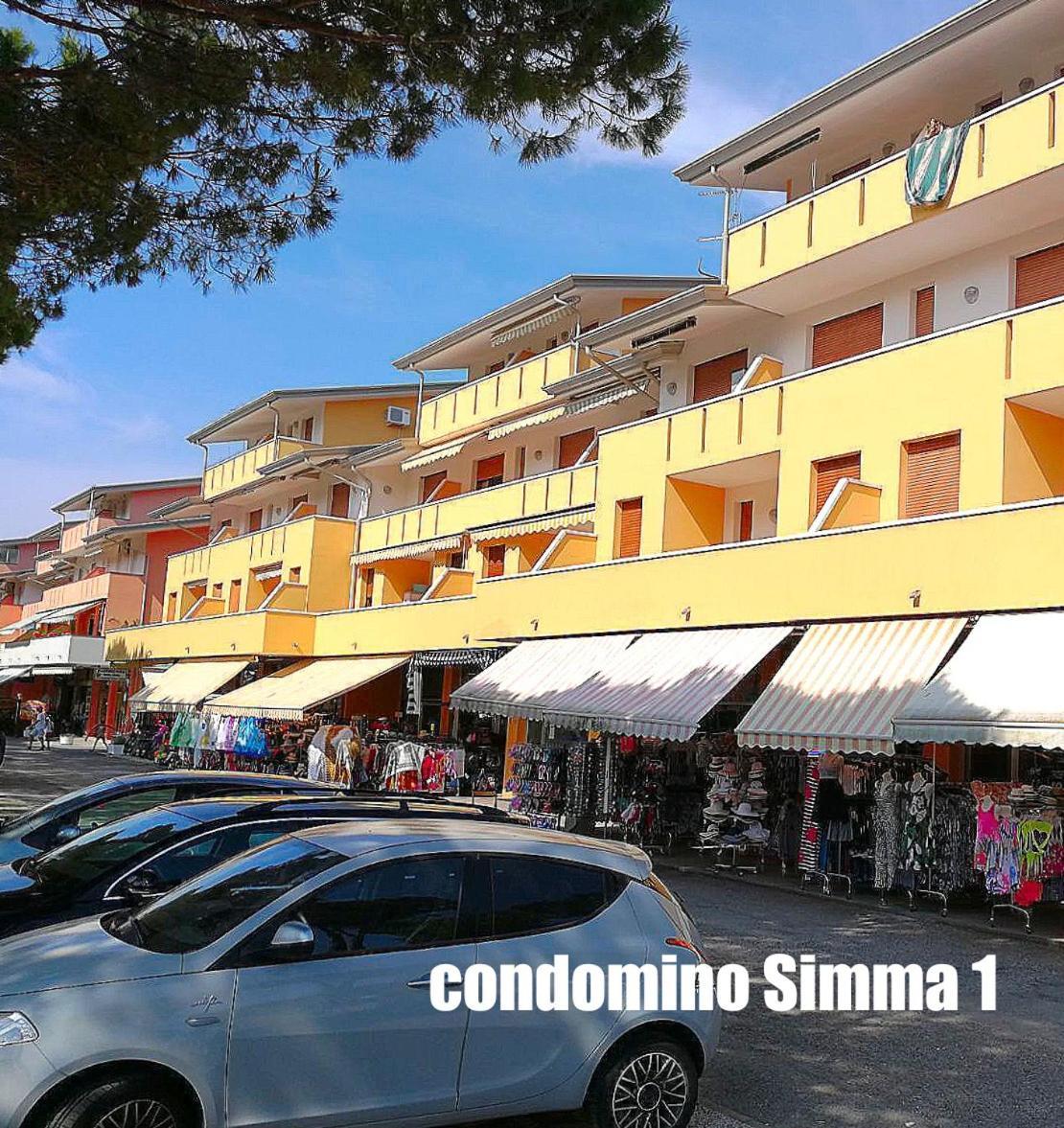 Condominio Simma Giallo E Azzurro