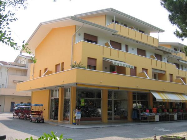 Condominio Simma Giallo E Azzurro * Bibione